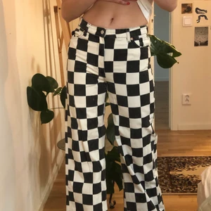 Jeans - Cooola jeans från monki som jag gillar men som jag aldrig använt, riktigt bra skick❤️