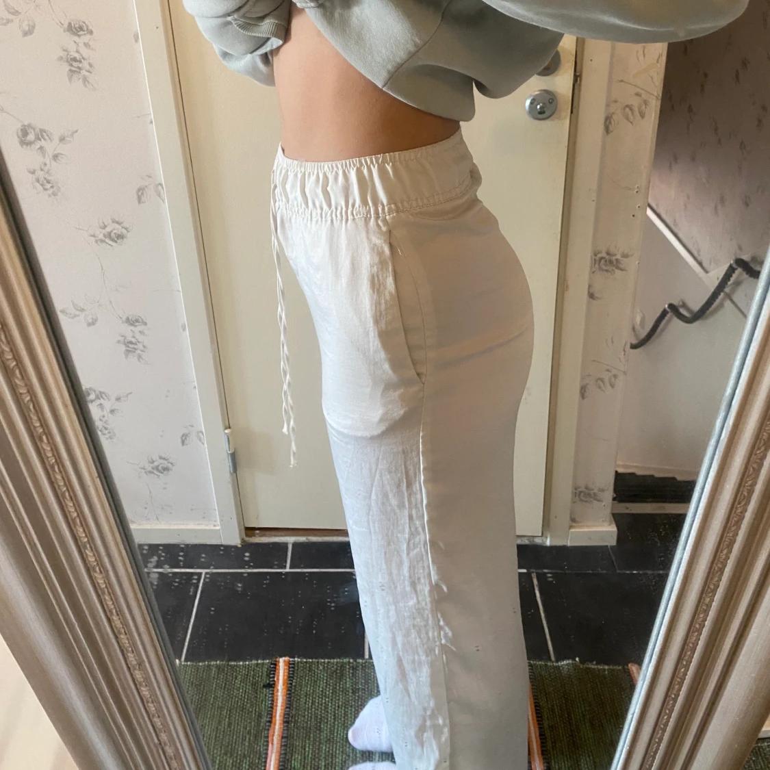 Ljusbeige byxa - 90