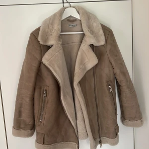 Furry coat  - Bra skick