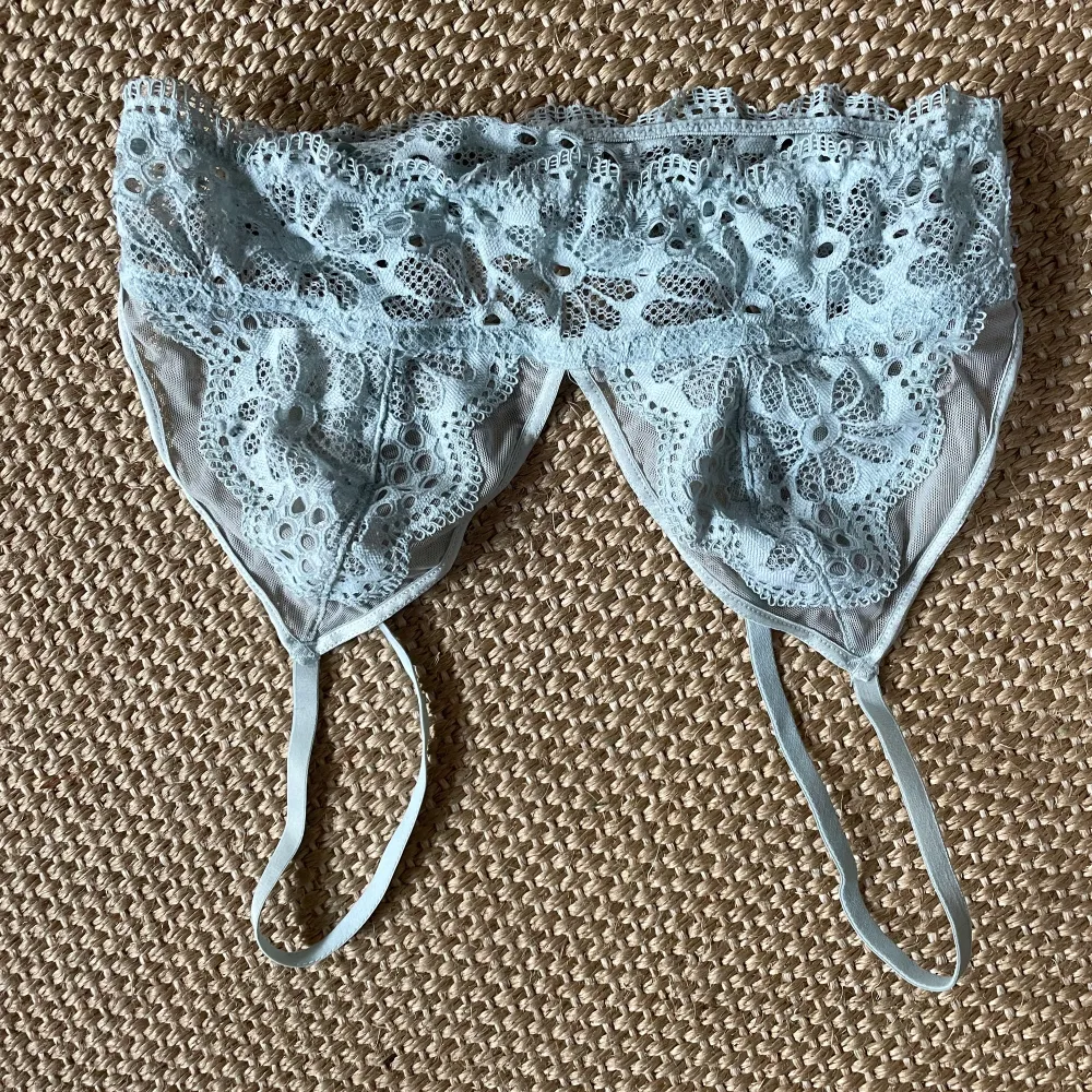 En babyblå bralette i spets, storlek XS-S. Supersöt😍. Toppar.