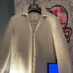 overshirt - svinschysst och skön overshirt från just junkies nypris 1300.