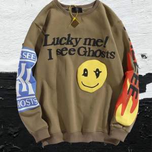 Stylish Kanye West Lucky Me I See Ghosts sweatshirt perfect for both men and women.   Fabric: Cotton.  Storlekar: M-XXXL