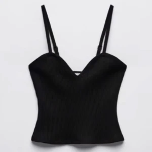 Topp zara - Säljer detta jättefina ribbade linnet från zara💞 jättefint skick, knappt använd