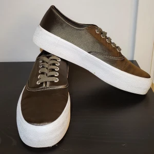 Pull & bear platformshoes - Dark green platform shoes. Looks a little bit like satin material.