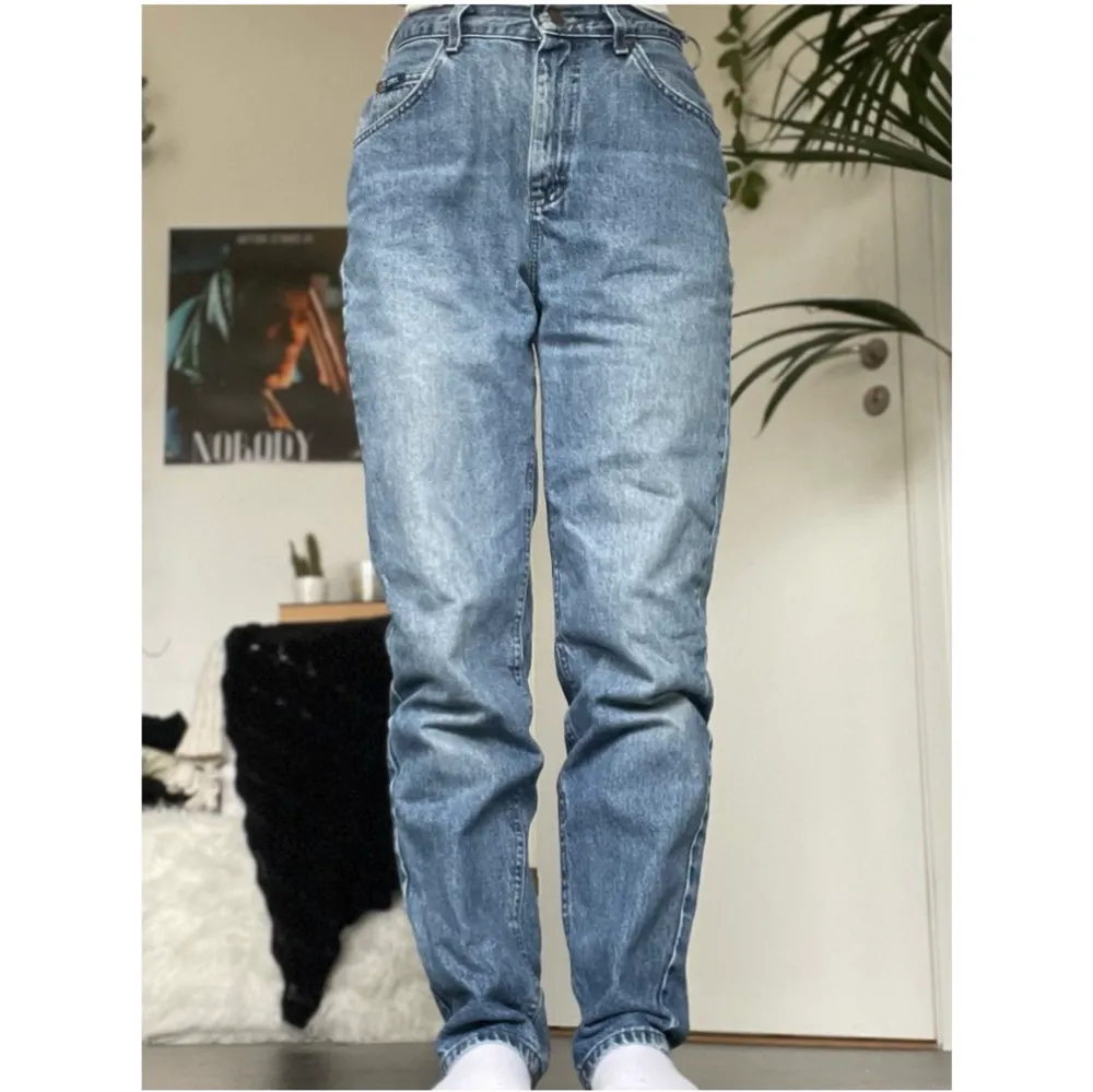 Vintage Lee jeans. Ganska baggy. 168 cm -🧍🏼‍♀️ Storlek står ej, men passar S/M.. Jeans & Byxor.