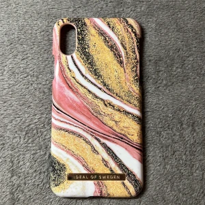 Ideal of sweden skal till iPhone Xs/X - Ideal of sweden skal till iPhone Xs i väldigt fint skick knappt använt!💕Säljer pga att jag skaffat ny telefon!💕Tror även att detta passar till iPhone X om jag inte har helt fel för mig💕
