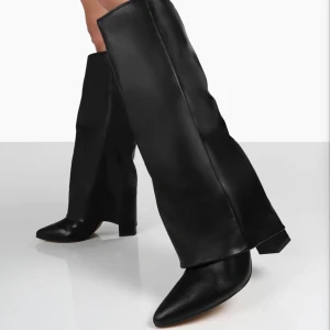 FOLDOVER BOOTS  - Säljer mina helt nya boots från Public Desire. Frakten ingår i priset! PRIS KAN DISKUTERAS! 💗  