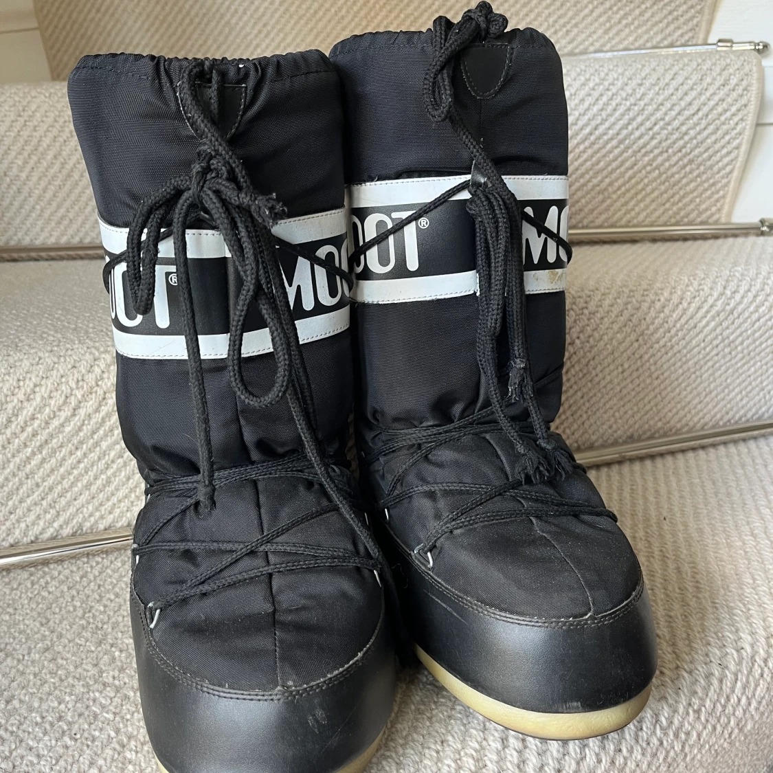 Svarta moon boots - 90