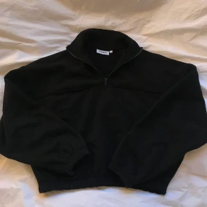 Weekdaytröja - Jättesnygg zipup från weekday som är lite liten för mig💕💕