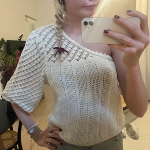 Off shoulder stickad - Najs tröja m en arm och trekvartsarm!💓