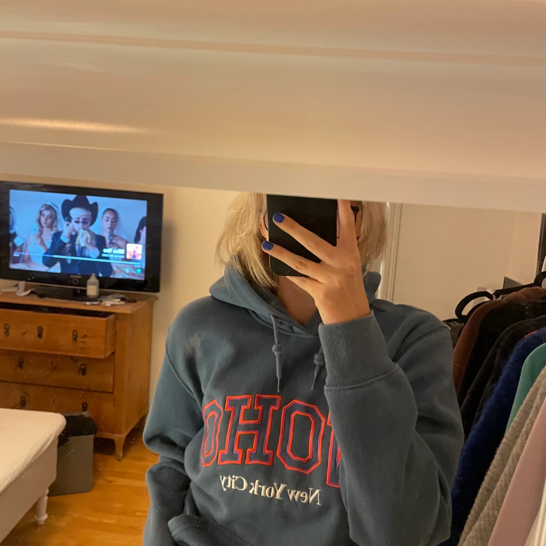 Blå hoodie 