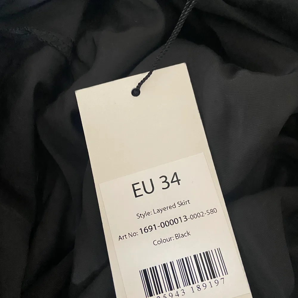 Säljer denna supersöta kjol från NAKD. Den har prislappen kvar pga att den aldrig kommit till användning. Den är i storlek 34. Frakt tillkommer 😊. Kjolar.