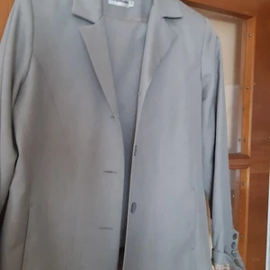 Damkläder - 1 snygg damkostym