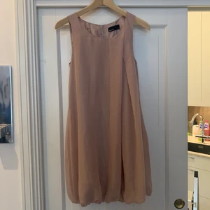  Gammal rosa Vero Moda klänning strl S  - Oanvänd 