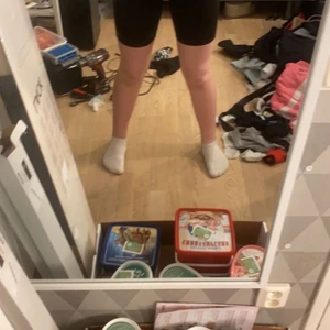 Soc - Cykelbyxor strl 170. I fint skick, låga i midjan. Säljer dessa pgr av att dom blivit för små och inte är min stil.