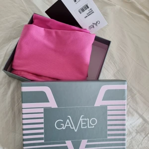 Rosa träningstights från Gavelo helt nya - Oanvända, prislappen kvar. Storlek S. Seamless. 