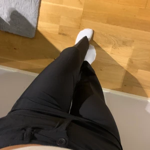 Kostym byxor  - Två olika kostym byxor på första bilden lite mer högmidjade & på andra bilden ett år lågmidjade 