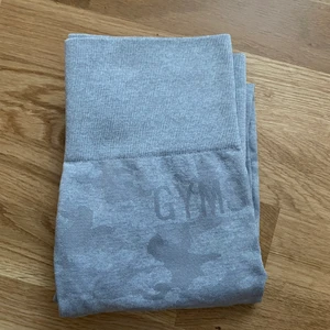 Gymshark camo tights - Knappt använda! Stl XS. Frakt tillkommer!