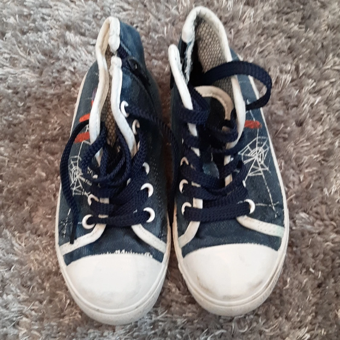 Converse med spiderman tryck  - 90