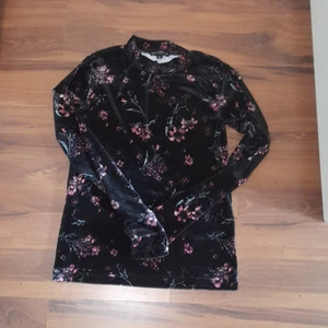 Långärmad volor tjörja från ullared  - Har använt 2 gånger man betalar 40 kr för denna Tröjan, + en frakt summa och du står för frakten  