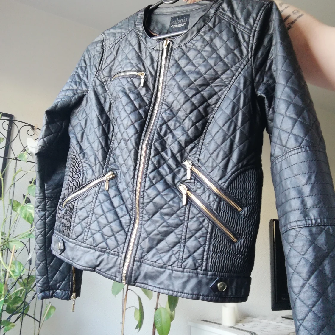 Fräck "skinn" jacka 