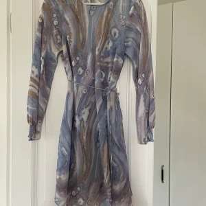 &Other Stories Klänning - Sommarklänning från other stories, aldrig använd! 
