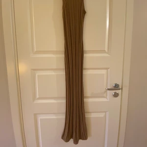 Brun sommar klänning  - *NY* Storklek XS   viscose, stretch