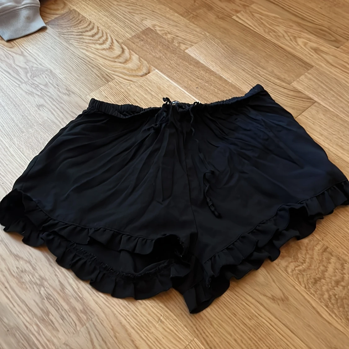 Svarta shorts storlek 36