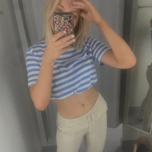 Linnebyxor - Så fina linnebyxor från hm! I strl XS, slutsålt nästan överallt. Perfekt till sommaren! 