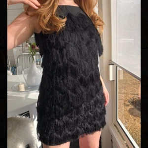 Svart klänning - Supersnygg festklänning😍 Aldrig använd💗 Säljer på grund av att den är för liten