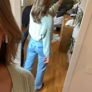 Stickad kofta - Ljusgrön stickad kofta perfekt till hösten. 