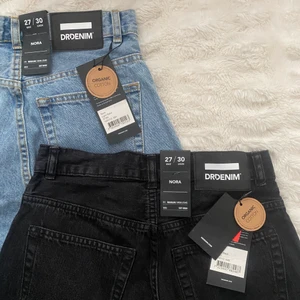 Drdenim jeans - 2st drdenim jeans i strl w27/l30 Helt oanvända då de är för små för mig Köpta på carlings för ca ett år sen  Pris - 200 för ett par 300 för båda 💞 OBS köparen står för frakten
