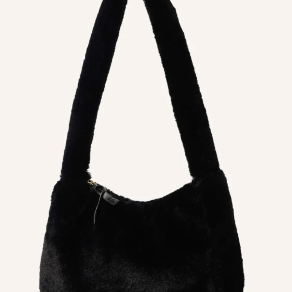 YESSTYLE - Minimalist Fluffy Baguette Bag - Black - 91