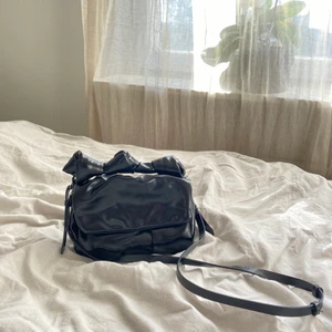 Väska från zara  - Slutsåld väska från zara, nyskick 