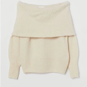 höst tröja - säljer denna populära tröja från hm, hur skön som helst och passar bra inför hösten, storleken är L och sitter ganska stort på mig som är S💕