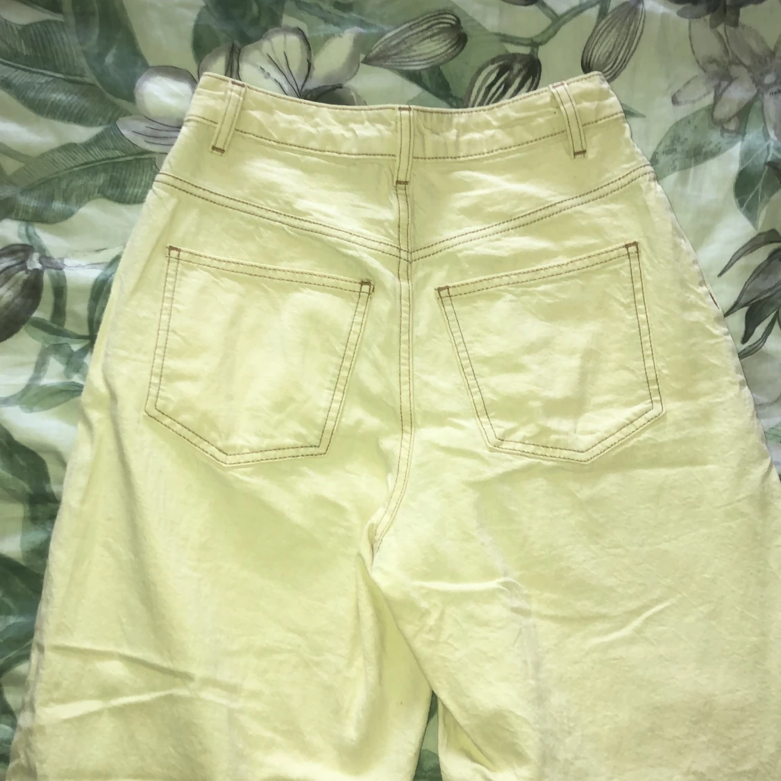 Gräddvita dad jeans avslappnat model och högmidjade  - 91