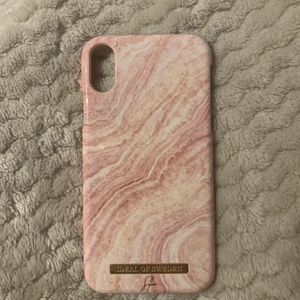 Mobilskal Iphone XR - Mobilskal till Iphone XR från Ideal Of Sweden. Nästan inte använt så i bra skick!💕 köparen står för frakt👍🏼