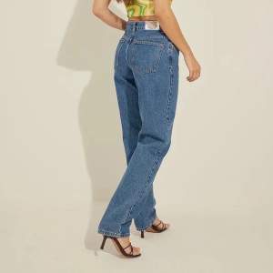 ❌lånade bilder❌ Mid rise raka jeans 😆😆 Nypris 399, säljer för 100 vid snabb affär 🫶🏼🫶🏼🫶🏼🫶🏼 