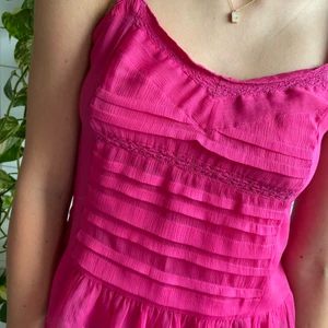 2000’s topp - Supersött linne, kommer inte till användning så säljer💕