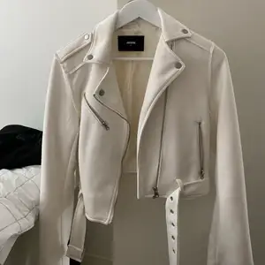 White jacket from bik bok in size s. Worn once 