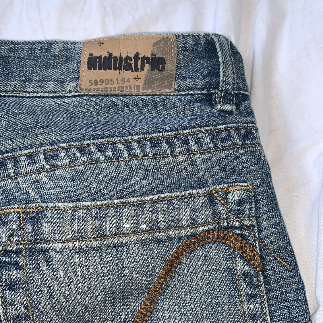 Snygga jeans st32  - 91