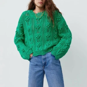 Zara tröja  - Säljer denna fina tröjan från Zara, endast använd 1 gång så i nyskick!💕