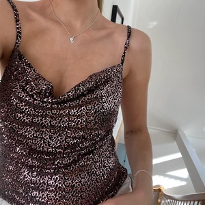 Glitter linne - Supersnyggt till sommaren! Passar bra til det mesta!