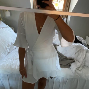 Vit studentklänning - Inga defekter. 💞