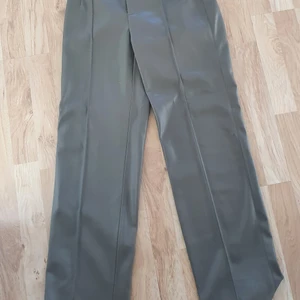 Skinnbyxor  - Helt nya Passade inte mig i storleken Storlek S