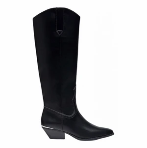 Boots - Svarta boots med cowboy vibe🐻🐻