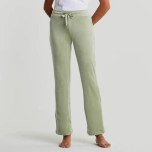 Gina mjukisar velour - Säljer dessa fina Gina mjukisar i ljusgrön färg köpte o höstast och har knappt blivit andvända sedan dess💕