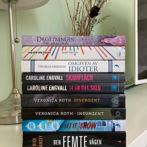 Böcker  - Säljer dessa böcker då jag inte kommer att läsa dem under en kommande framtid. Böckerna kostar 50kr styck.  För info och annat kontakta mig privat<3