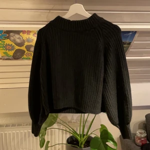 Stickad tröja - Svart stickad tröja 