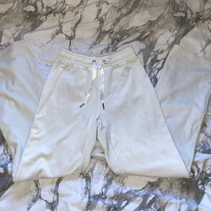 Gina byxor - Jätte fina o mysiga mjukis från Gina helt oanvända jag är 172 cm o dom är lite för korta för mig annars bra va i storleken 